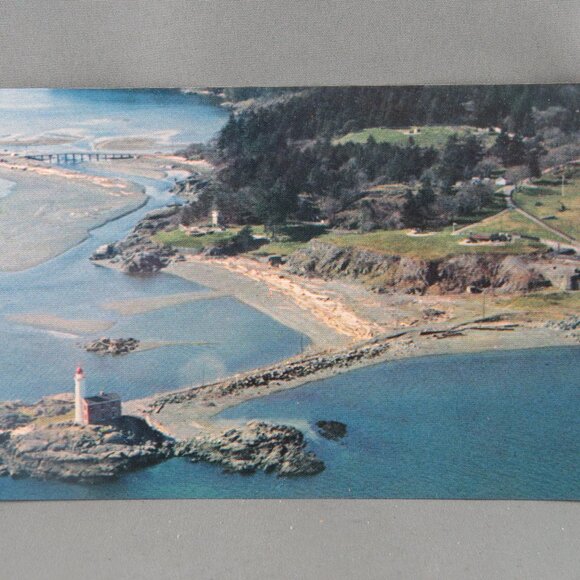 Vintage Postcard - Parks Canada Fort Rodd Esquimalt Harbor - Parks Canada - Picture 1 of 4